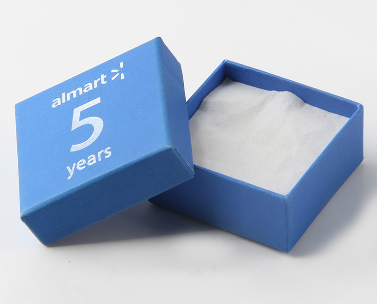 耳環(huán)的包裝盒如果在訂做時(shí)使用快速固著的油墨，效率1倍以上！