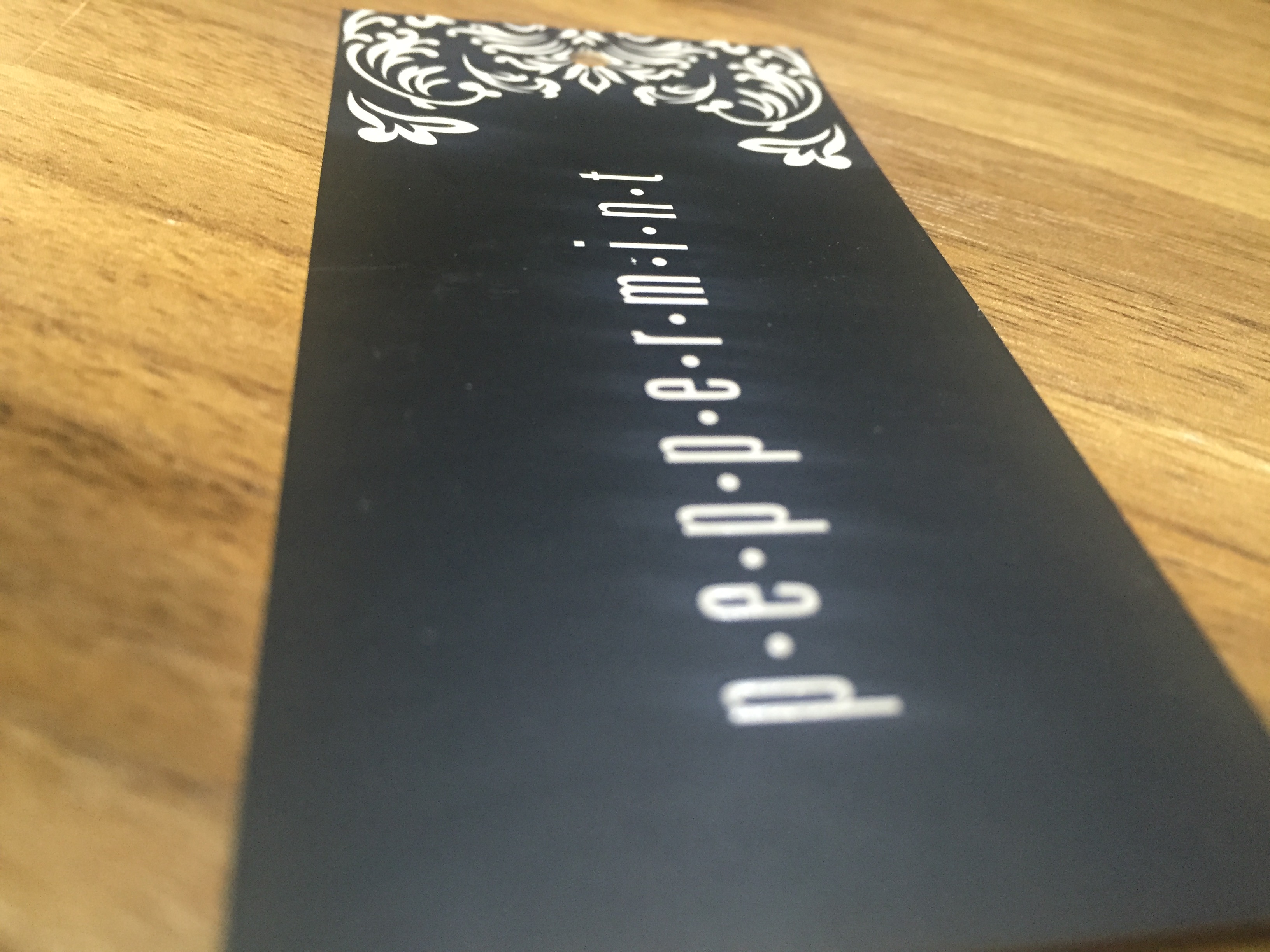 從t恤紙牌工廠回來(lái)的譚師傅，告訴我們他的苦逼經(jīng)歷