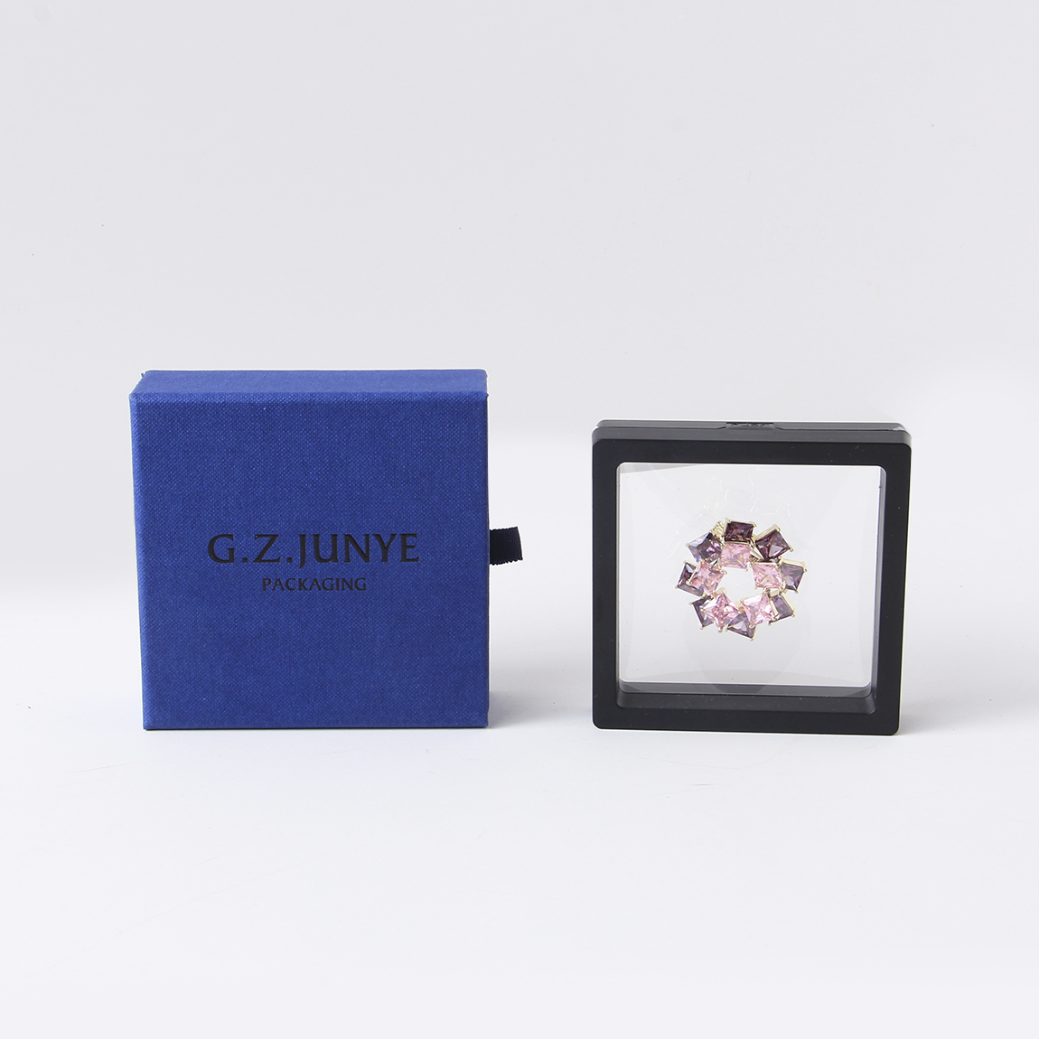紙質(zhì)珠寶包裝盒會有哪些生產(chǎn)上的細節(jié)需要注意？